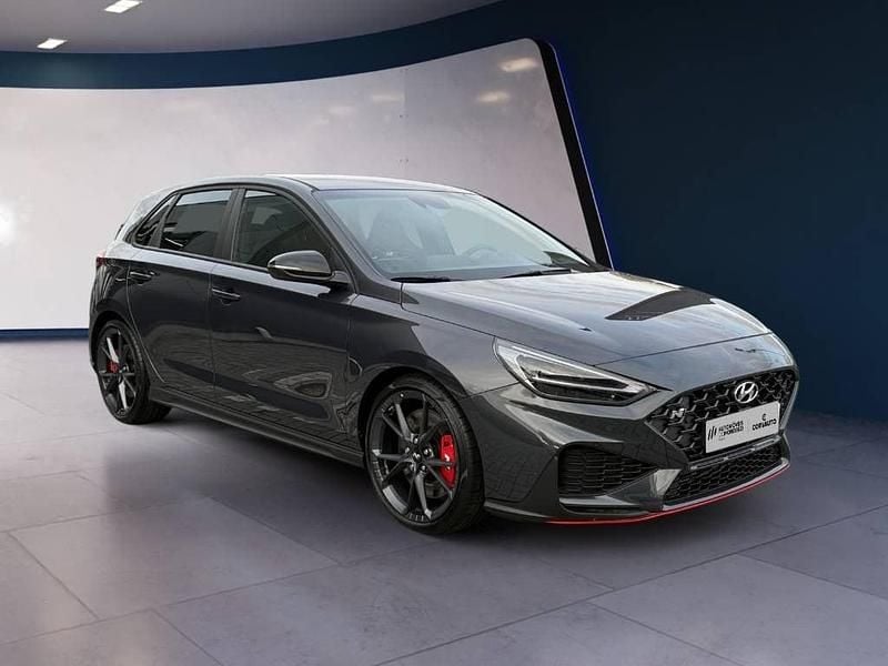 Cinza Novo 2024 Hyundai i30 | € 54.902 - Imagem 1/4