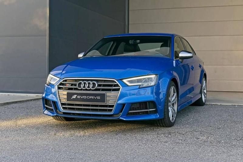 Azul Usado 2017 Audi S3 Sedan | € 36.900 - Imagem 1/4