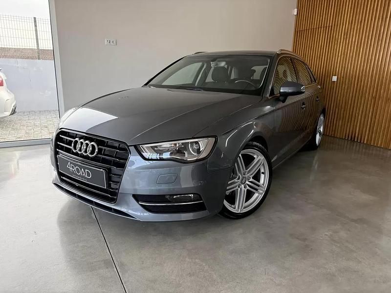 Cinzento Usado 2016 Audi A3 Sportback Sport Citadino | € 16.000 (Preço justo) - Imagem 1/4
