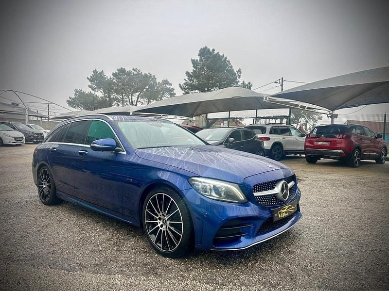 Usado Mercedes C300 AMG line 306 HP (225 kW) 2020 Azul Carrinha