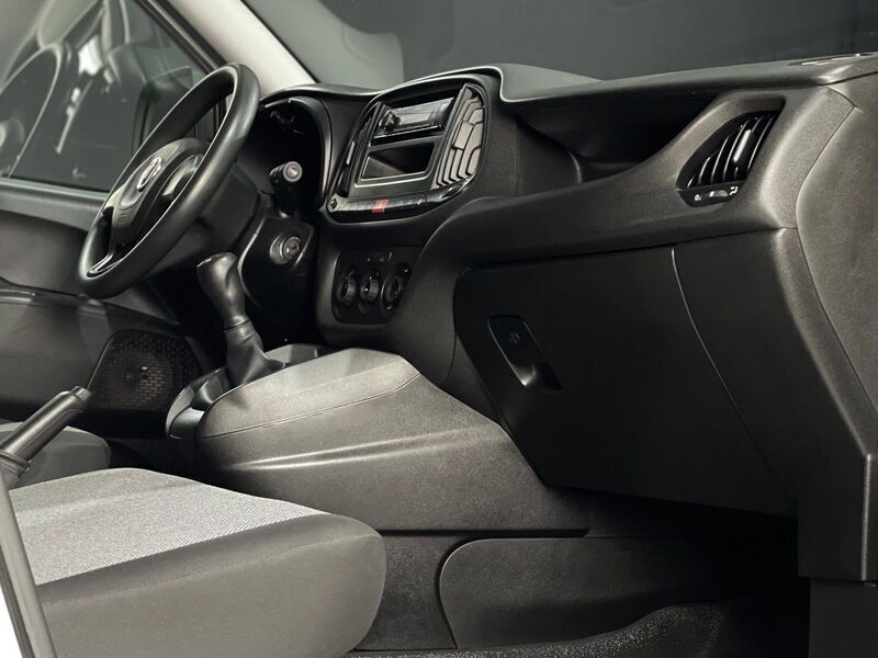 Usado Fiat Doblò Easy 95 HP (69 kW) 2021 Branco Monovolume