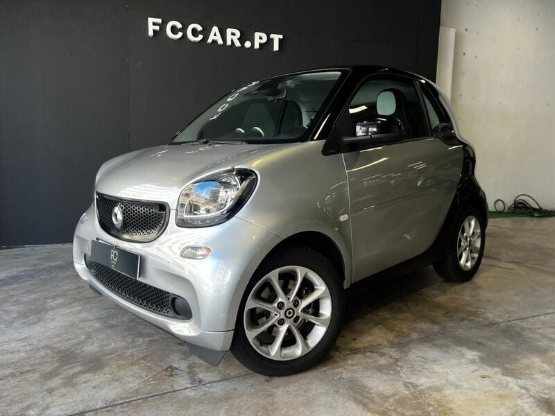 Cinzento Usado 2015 Smart ForTwo Coupé Passion Coupé | € 11.990 (Caro) - Imagem 1/4