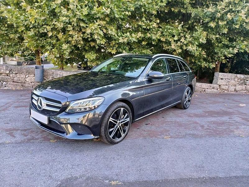 Usado 2020 Mercedes C300e Avantgarde Sedan | € 24.800 (Caro) - Imagem 1/4
