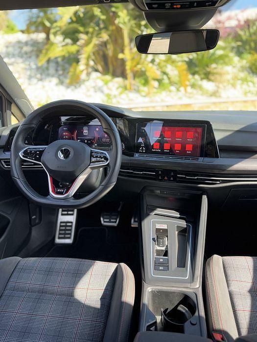 Usado VW Golf VIII GTI 245 HP (180 kW) 2021 Sedan
