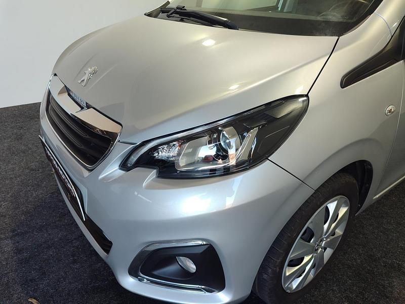 Usado Peugeot 108 72 HP (52 kW) 2021 Cinzento Citadino
