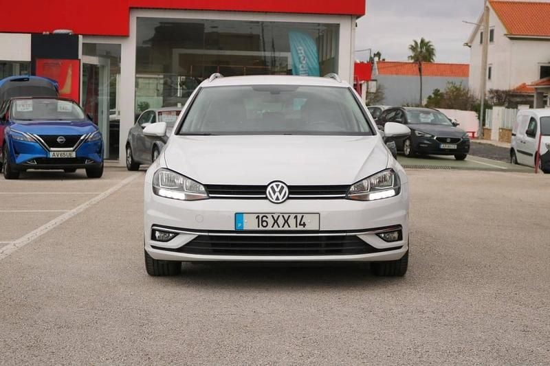 Usado VW Golf VII 115 HP (84 kW) 2019 Branco Carrinha