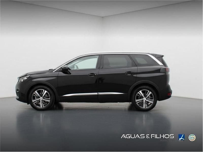 Usado Peugeot 5008 130 HP (95 kW) 2022 Preto SUV