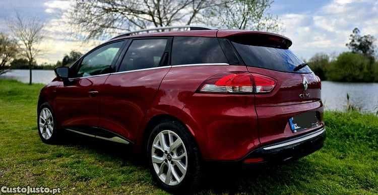 Usado Renault Clio GrandTour 90 HP (66 kW) 2019 Vermelho Carrinha