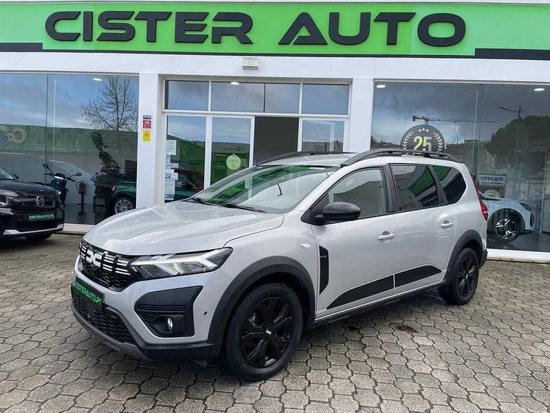 Cinzento Usado 2023 Dacia Jogger Monovolume | € 17.900 (Preço justo) - Imagem 1/4