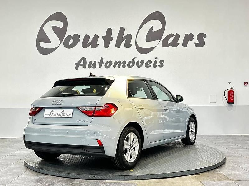 Usado Audi A1 Sportback 110 HP (80 kW) 2023 Cinzento Citadino