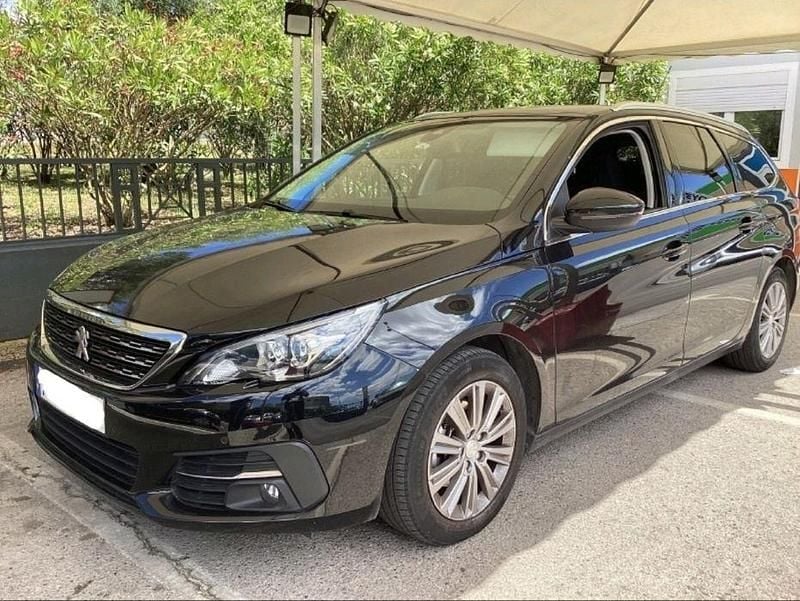 Usado 2018 Peugeot 308 Allure Sedan | € 11.750 (Preço justo) - Imagem 1/4