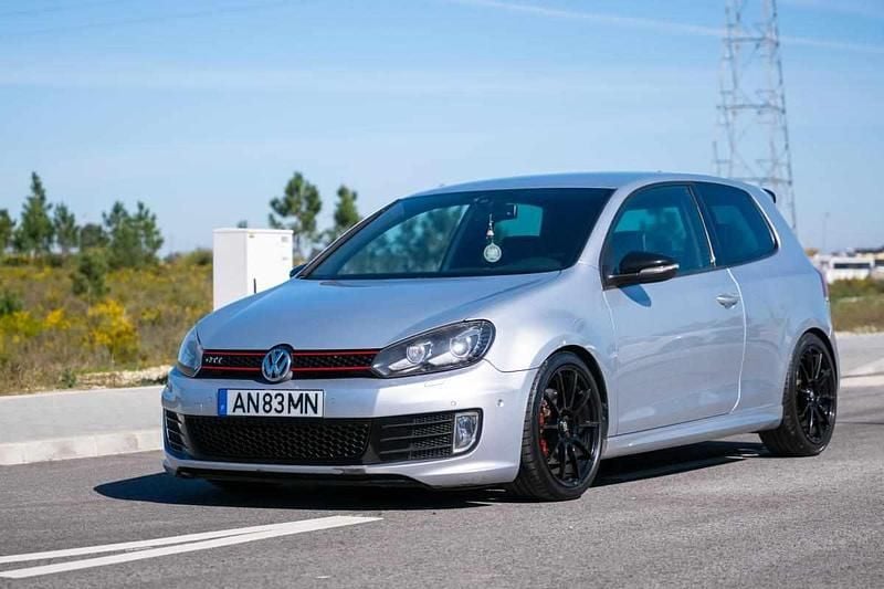 Usado VW Golf VI 211 HP (155 kW) 2011 Cinzento Citadino