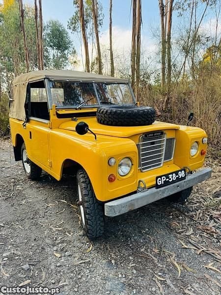 Amarelo Usado 1980 Land Rover 88 SUV | € 24.470 - Imagem 1/1
