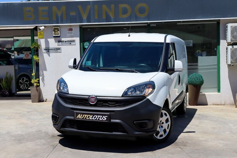 Branco Usado 2020 Fiat Doblò Monovolume | € 13.970 (Preço justo) - Imagem 1/4