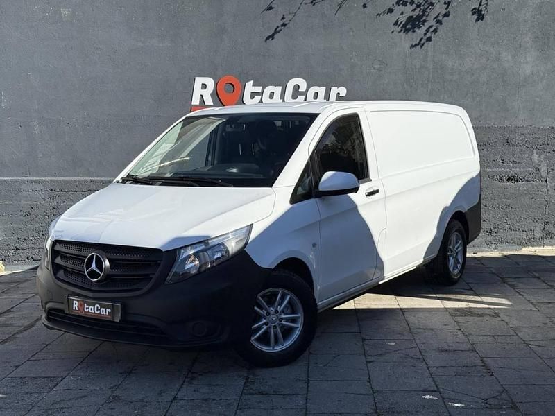 Branco Usado 2017 Mercedes Vito Sedan | € 16.000 - Imagem 1/4