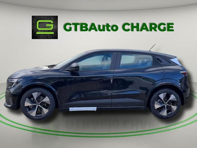 Preto Usado 2022 Renault Mégane IV Equilibre SUV | € 31.000 - Imagem 1/4