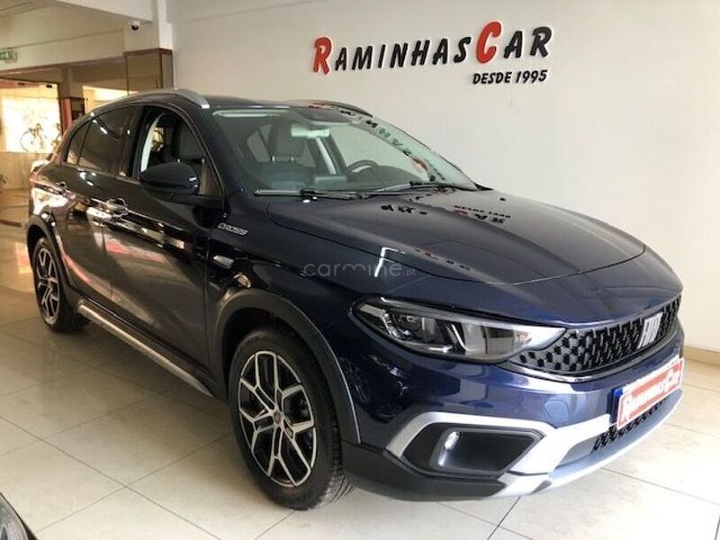 Azul Usado 2022 Fiat Tipo Cross | € 21.750 (Caro) - Imagem 1/1