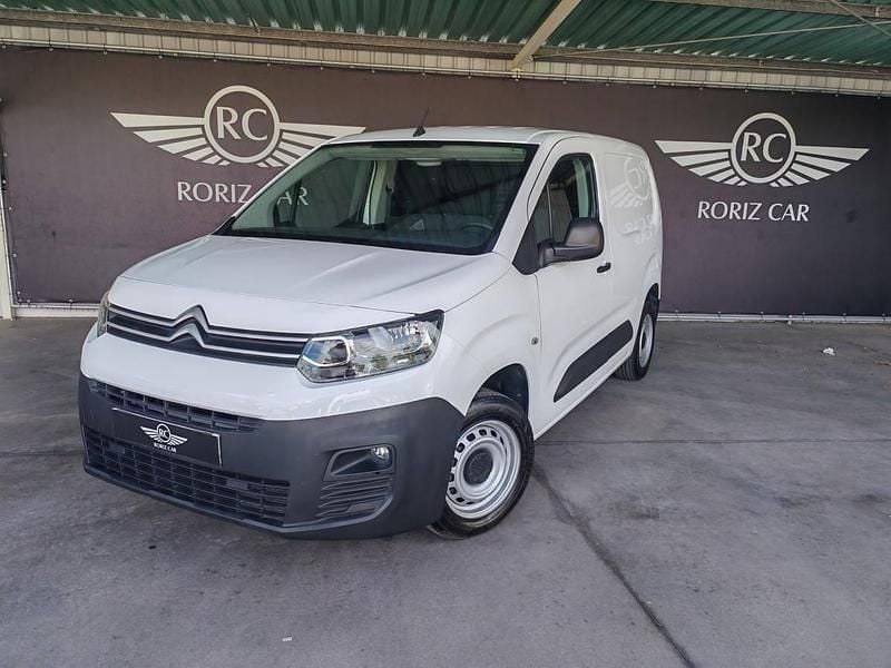 Usado Citroën Berlingo Feel 102 HP (75 kW) 2020 Branco Monovolume