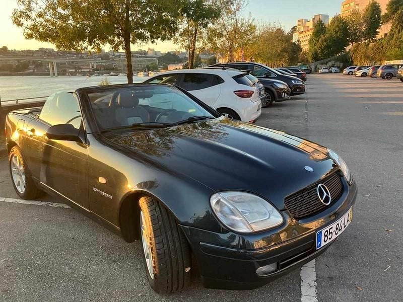 Usado Mercedes SLK200 192 HP (141 kW) 1998 Preto Cabrios
