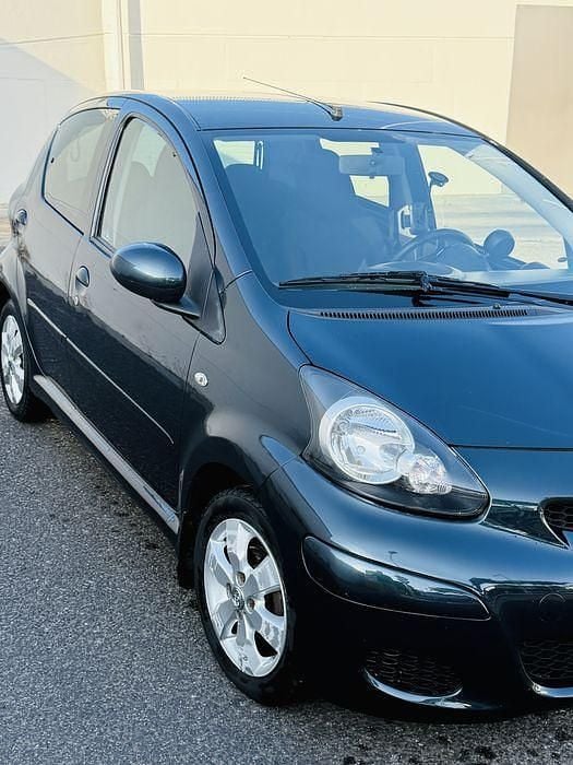 Usado 2010 Toyota Aygo Citadino | € 5.990 (Caro) - Imagem 1/4