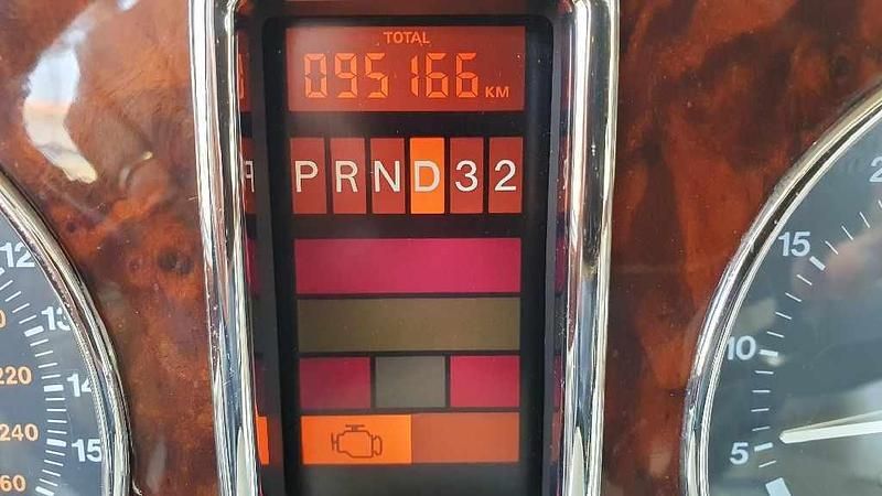 Usado Bentley Azure 407 HP (299 kW) 2001 Preto Cabrios