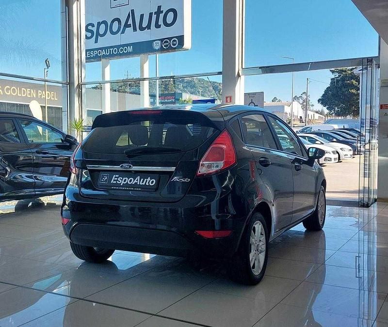 Usado Ford Fiesta Trend 80 HP (58 kW) 2017 Preto Citadino