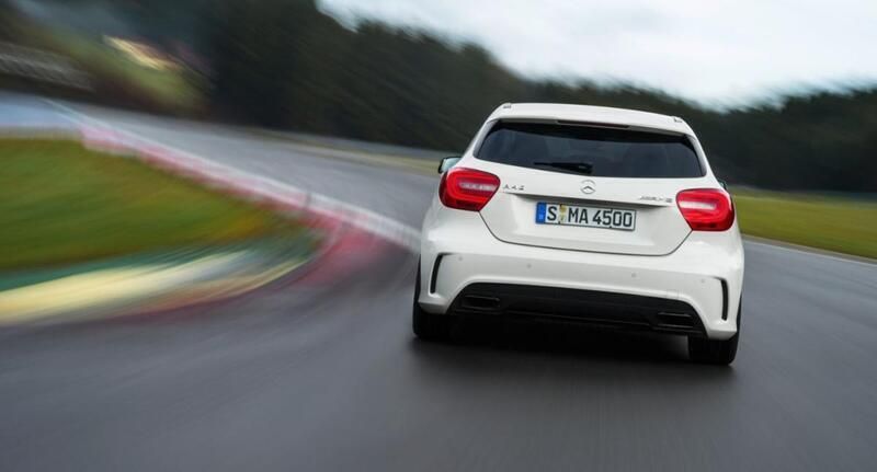 Usado Mercedes A45 AMG AMG 360 HP (264 kW) 2015 Cinzento