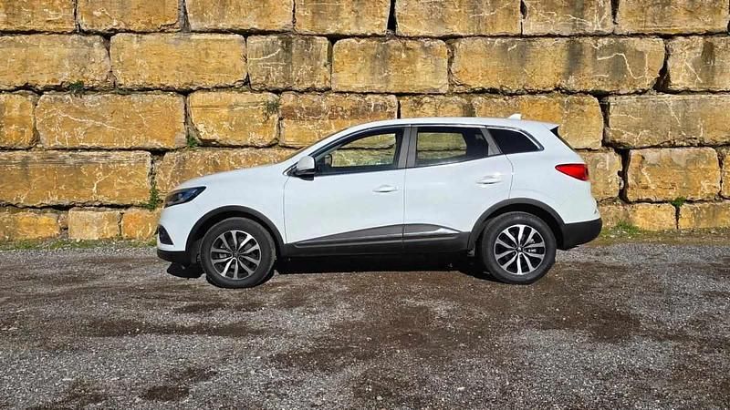 Usado Renault Kadjar Intens 140 HP (102 kW) 2022 Branco SUV
