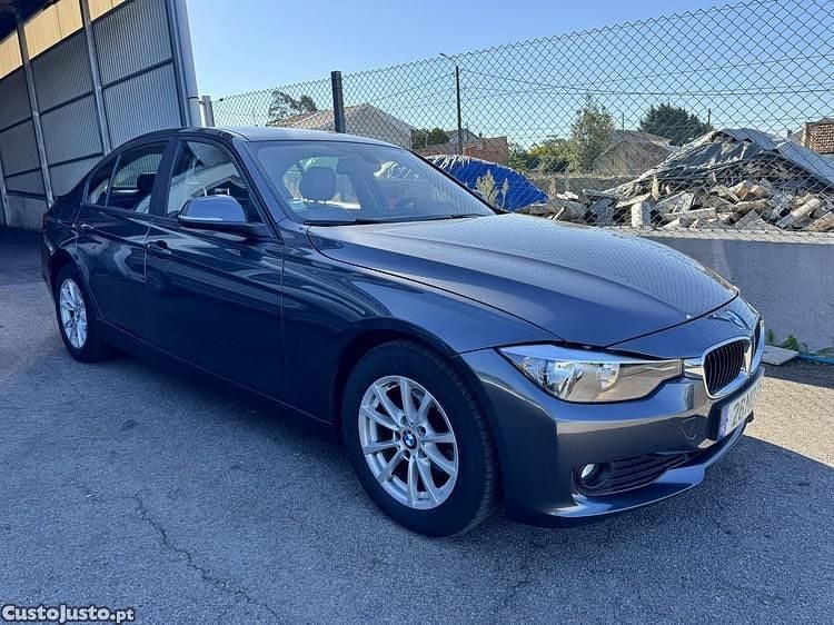Cinza Usado 2013 BMW 318 Sedan | € 9.750 (Preço justo) - Imagem 1/1
