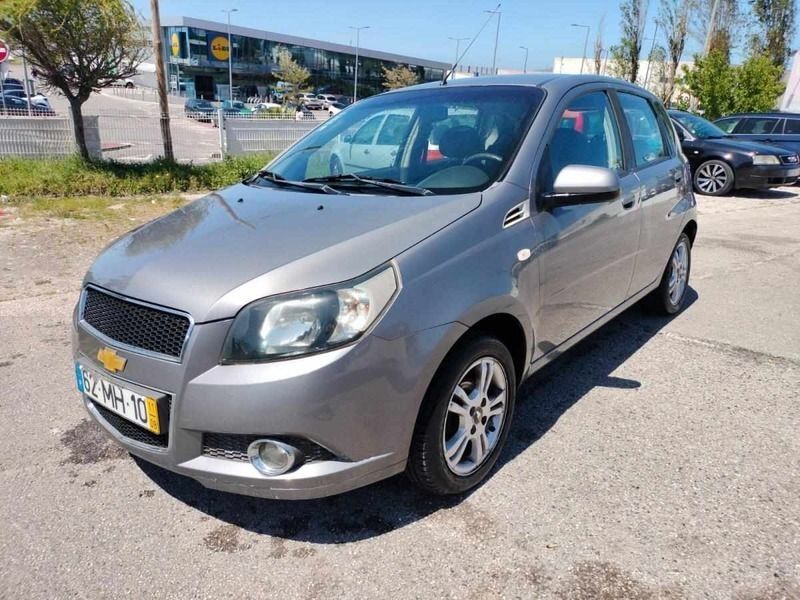 Cinzento Usado 2011 Chevrolet Aveo Citadino | € 2.600 - Imagem 1/4