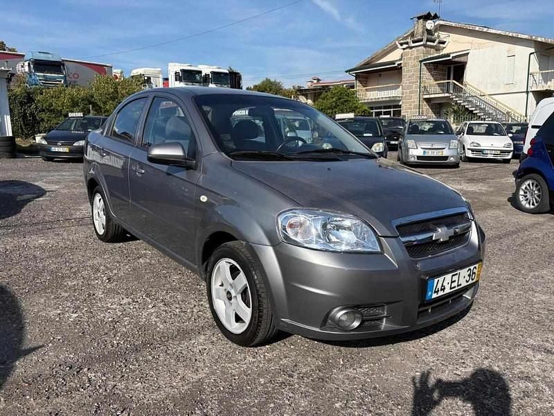 Cinzento Usado 2007 Chevrolet Aveo | € 3.250 - Imagem 1/4