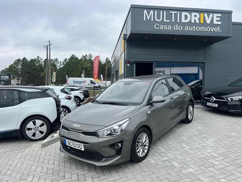 Verde Usado 2023 Kia Rio Urban | € 15.500 (Bom preço) - Imagem 1/4