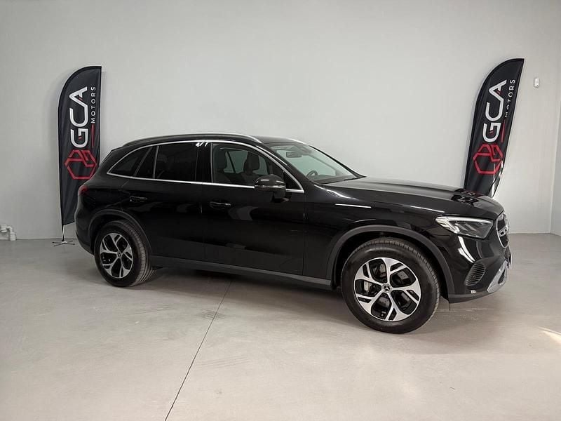 Usado Mercedes GLC300 333 HP (244 kW) 2024 Preto SUV