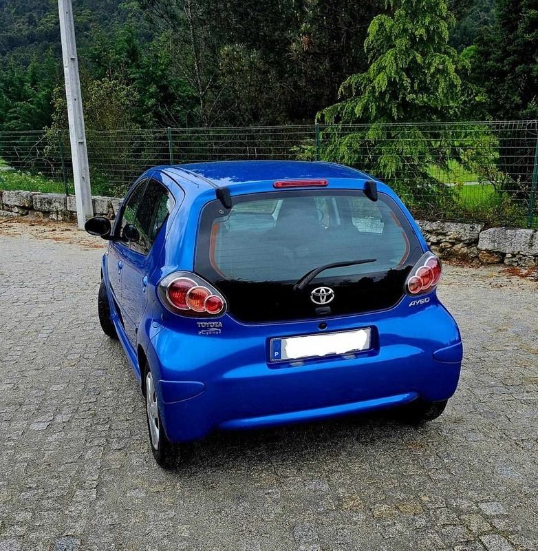 Azul Usado 2010 Toyota Aygo Citadino | € 6.500 (Caro) - Imagem 1/4
