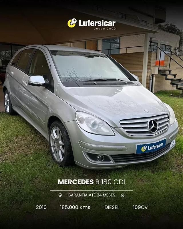 Usado Mercedes B180 109 HP (80 kW) 2010 Cinza prata Monovolume