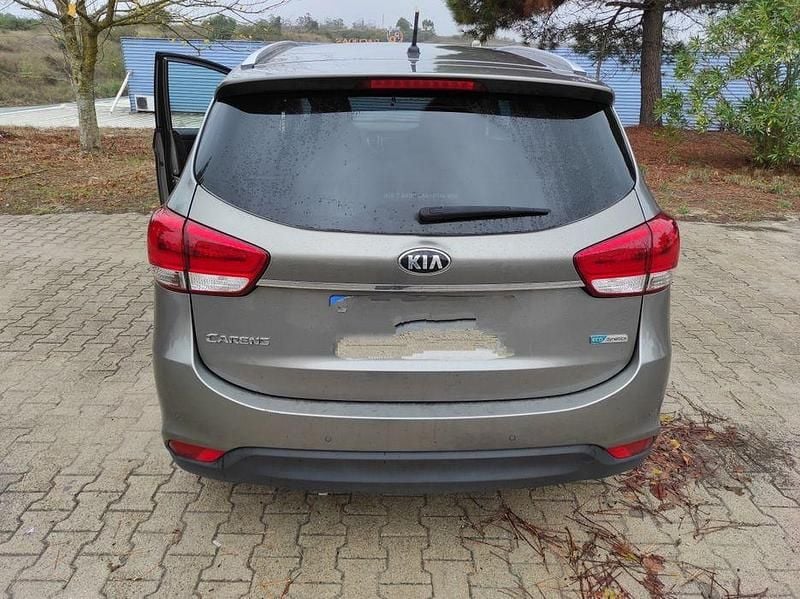Usado Kia Carens 140 HP (102 kW) 2015 Monovolume