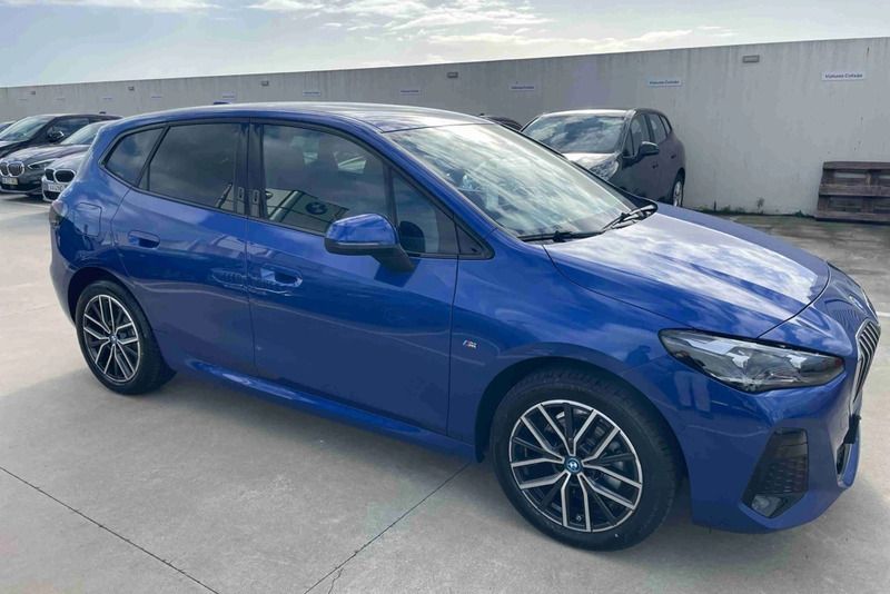 Azul Usado 2025 BMW 225 Comfort Edition Coupé | € 50.500 (Preço elevado) - Imagem 1/4