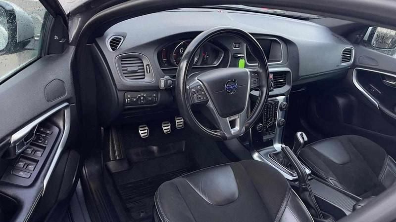 Usado Volvo V40 115 HP (84 kW) 2015 Cinzento