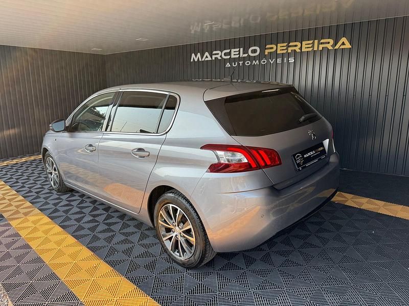 Usado Peugeot 308 Style 120 HP (88 kW) 2015 Cinza