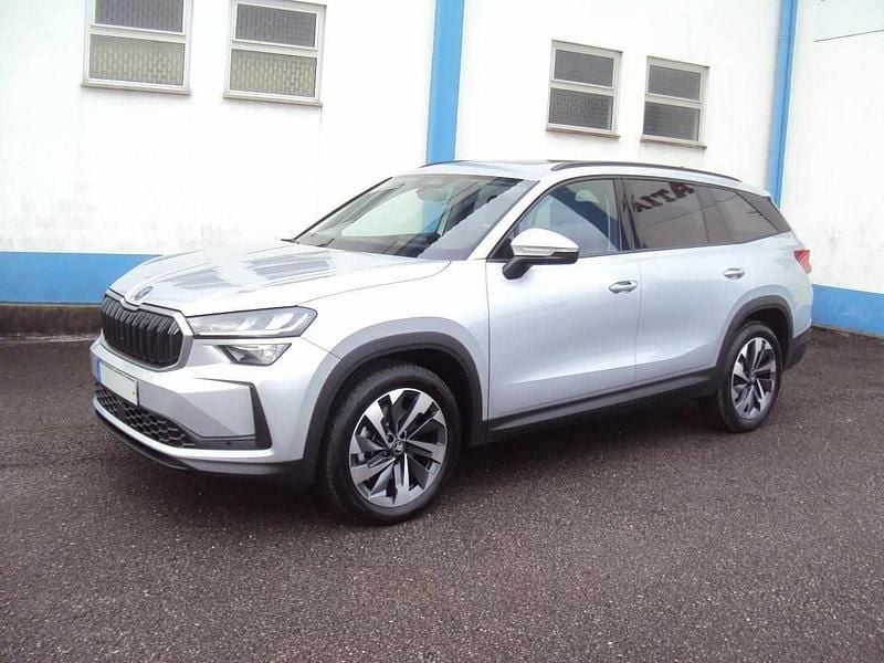 Cinzento Usado 2025 Skoda Kodiaq SUV | € 41.500 (Bom preço) - Imagem 1/4