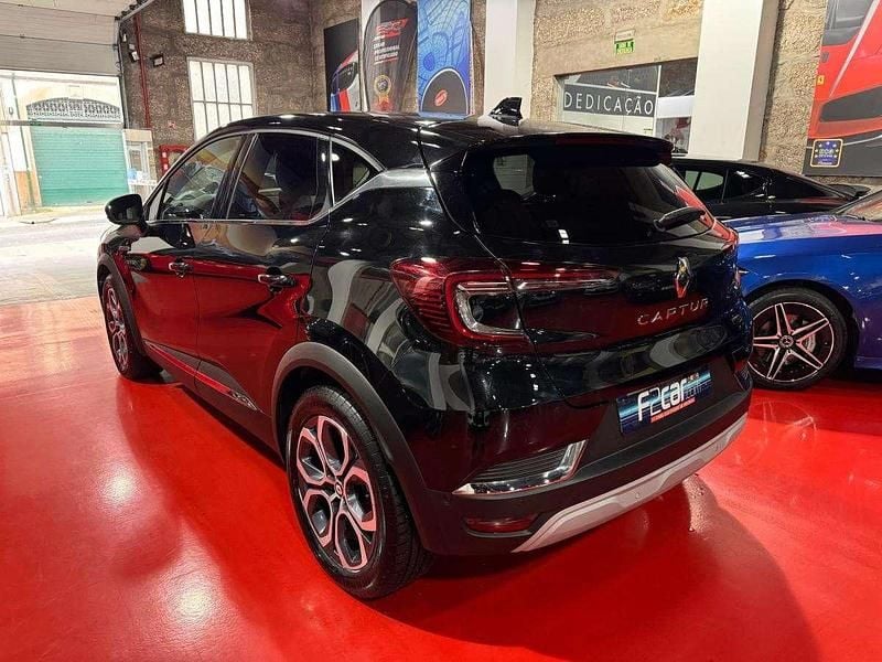 Usado Renault Captur 145 HP (106 kW) 2024 Preto SUV