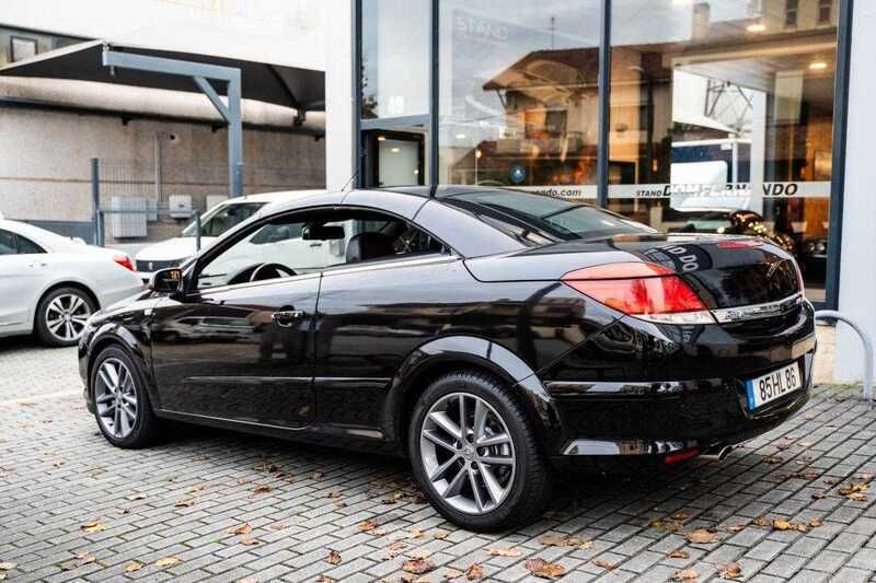 Usado Opel Astra 150 HP (110 kW) 2009 Preto