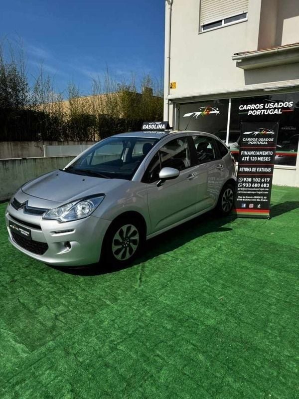Cinza Usado 2015 Citroën C3 PureTech Citadino | € 6.990 (Bom preço) - Imagem 1/4
