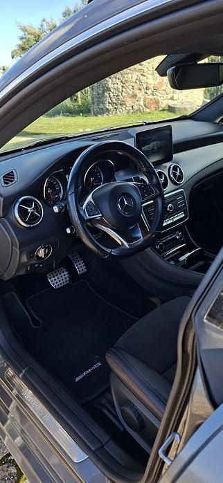 Usado Mercedes CLA200 AMG 134 HP (98 kW) 2017 Sedan