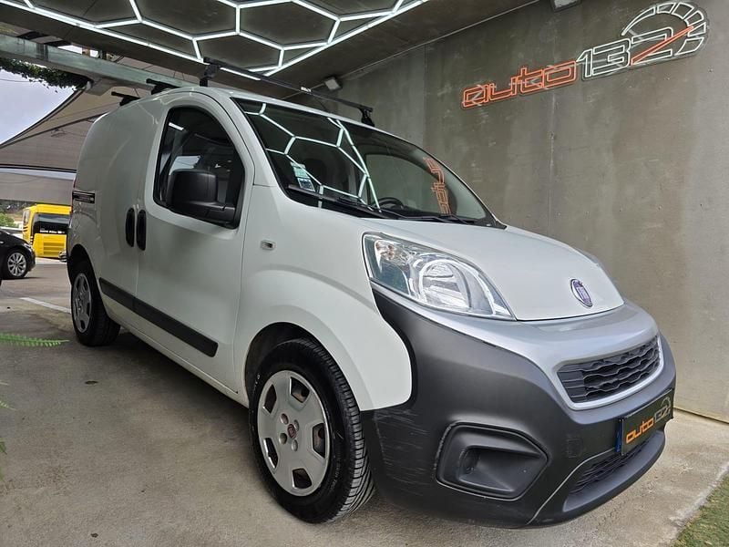 Branco Usado 2018 Fiat Fiorino Van | € 10.990 (Preço justo) - Imagem 1/4