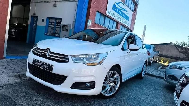 Branco Usado 2012 Citroën C4 Exclusive Citadino | € 9.800 (Preço justo) - Imagem 1/4