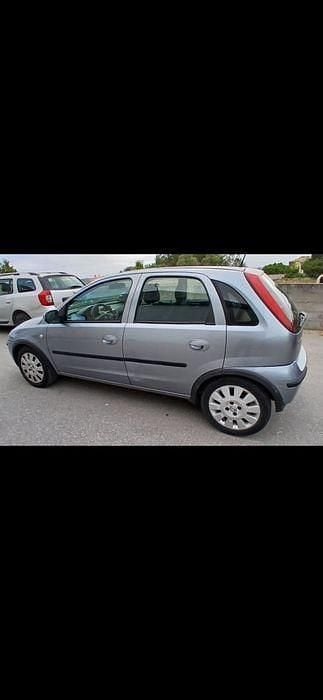 Usado 2005 Opel Corsa Sedan | € 1.900 (Bom preço) - Imagem 1/4