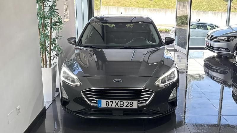 Usado Ford Focus Titanium 120 HP (88 kW) 2019 Cinza antracite