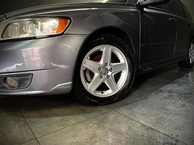 Usado Volvo V50 110 HP (80 kW) 2008 Cinzento Carrinha