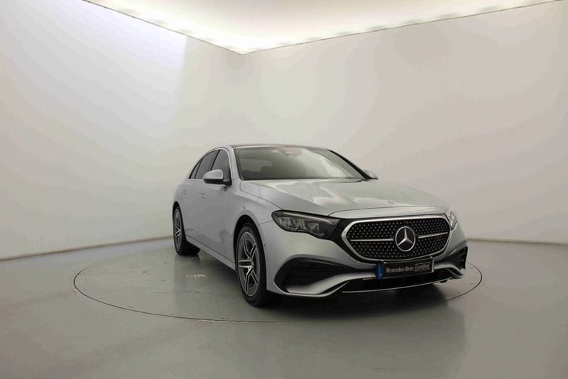 Prateado Usado 2024 Mercedes E300 Sedan | € 63.990 (Preço justo) - Imagem 1/4